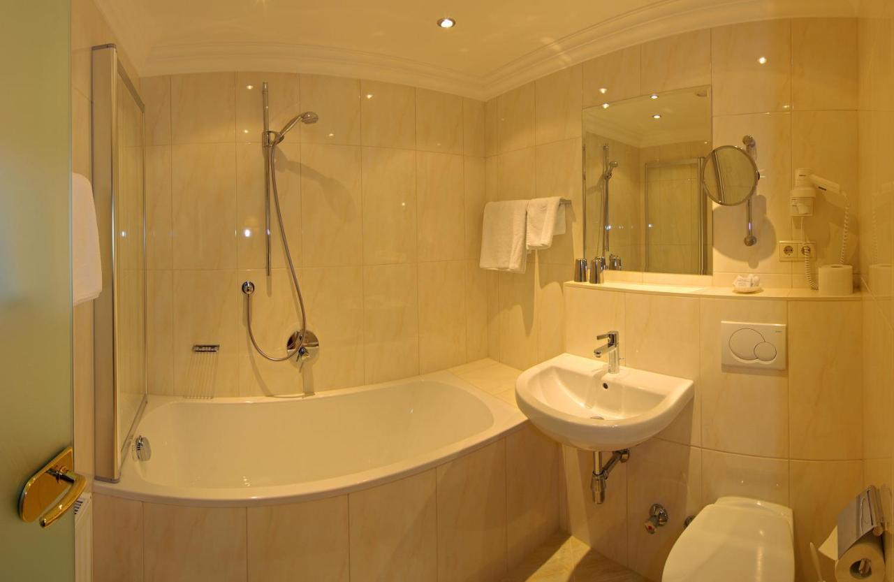 Gartenhotel Maria Theresia Hall in Tirol Rom bilde