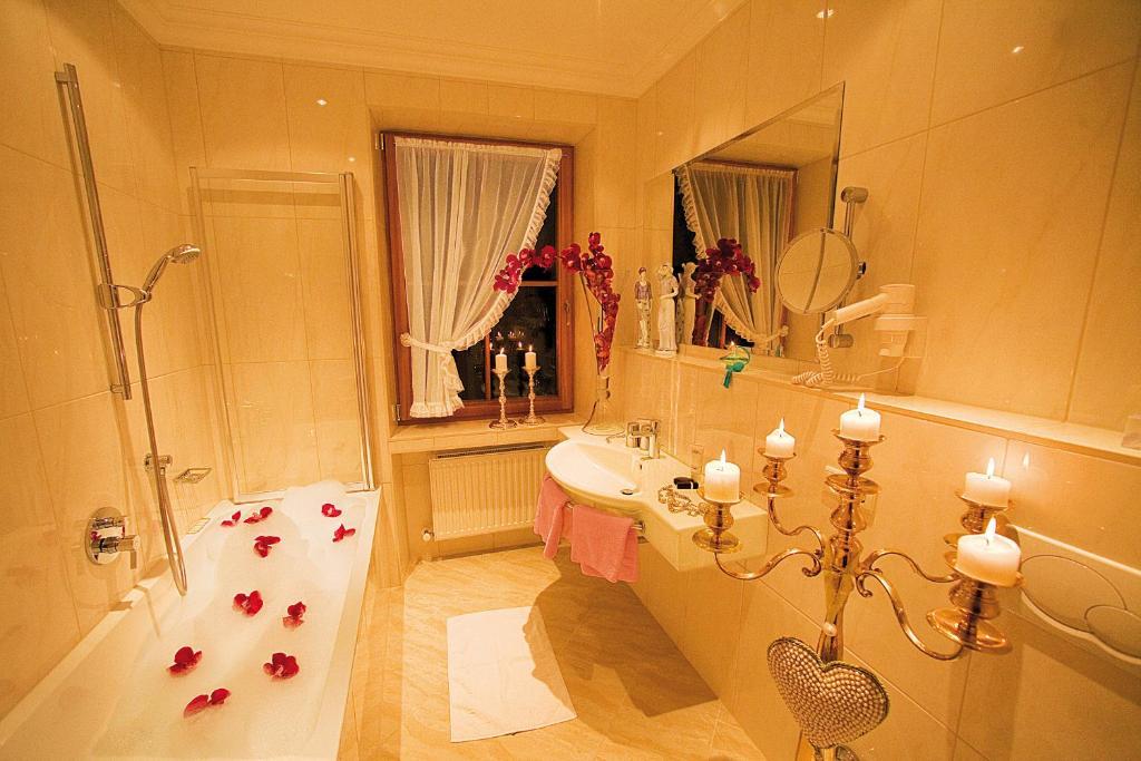 Gartenhotel Maria Theresia Hall in Tirol Rom bilde